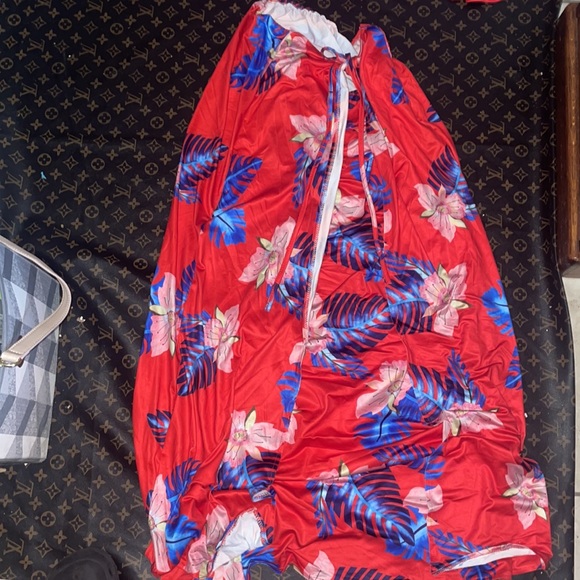 Floral summmertime beach 2 piece set, scrunch off the shoulder crop top & skirt - Picture 4 of 5